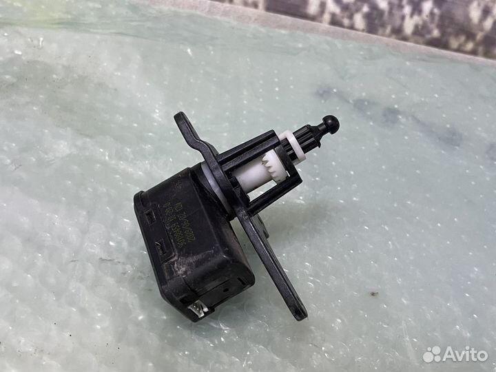 Моторчик корректора правой фары Omoda S5 (M1D) 202