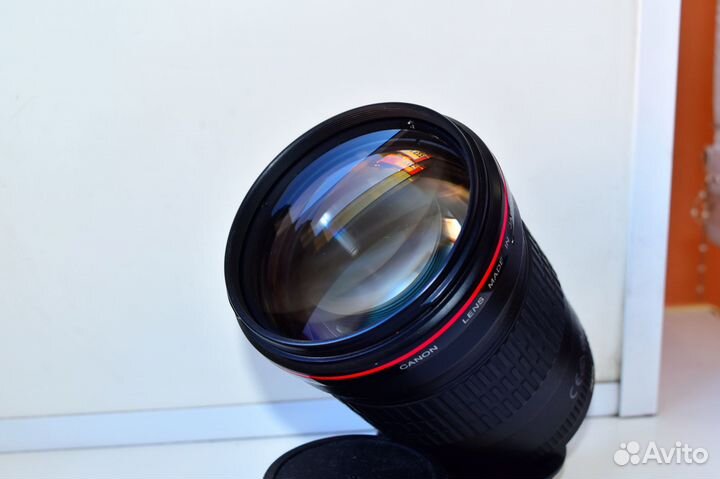 Canon Lens EF 135mm f/2L USM светосильный фикс