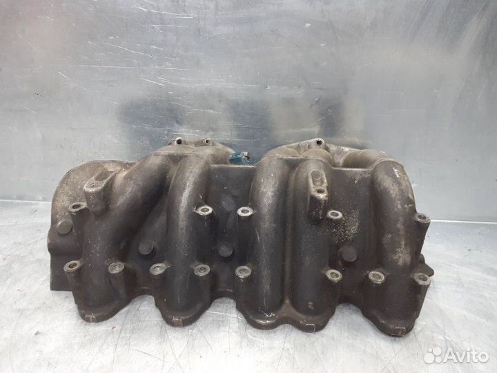 Коллектор впускной Audi 100 C4 1991-1994