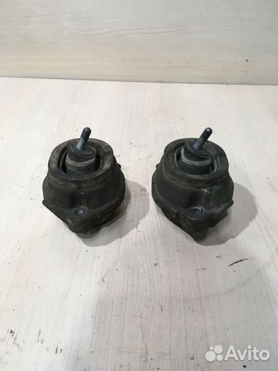 Опора двигателя BMW Х5 Е53 22116758430