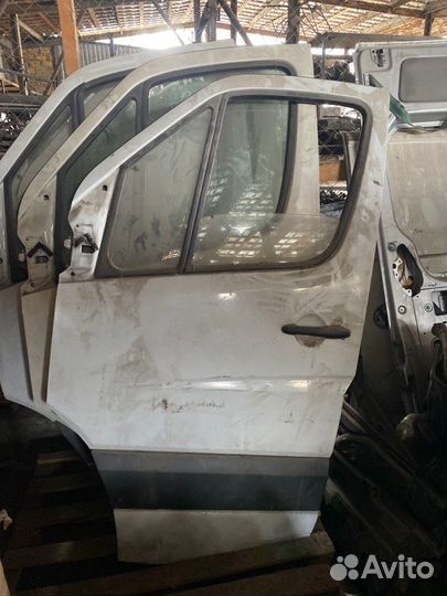 Дверь для передняя левая Mercedes Sprinter W906