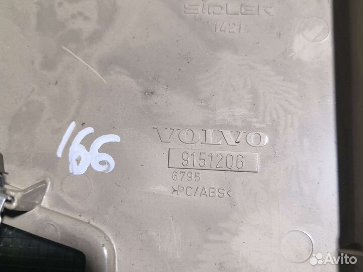 Плафон освещения салона Volvo 850