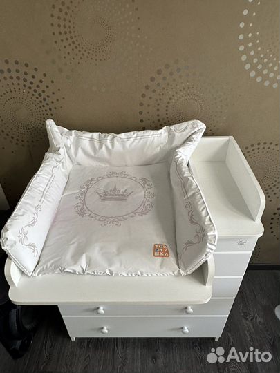 Пеленальный стол