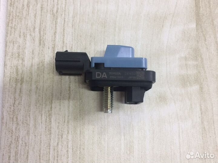 Рав 4 -5 Датчик удара передний Оригинал 2019-2020