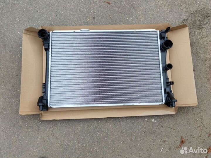 Радиатор охлаждения Мерседес 117 176 246 156