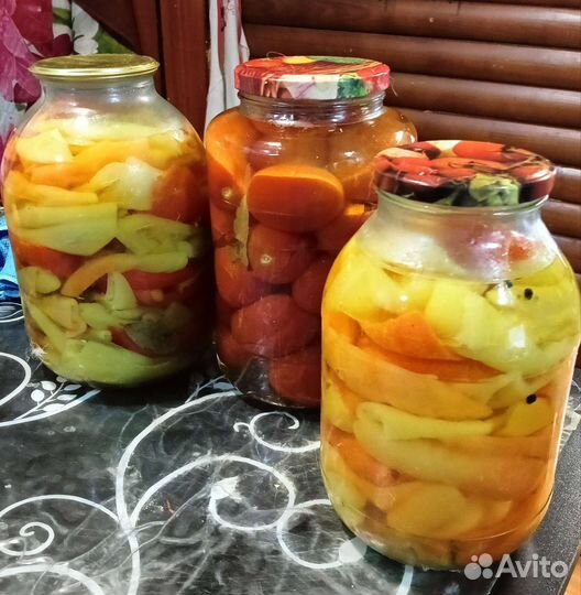 Перец, помидоры домашние