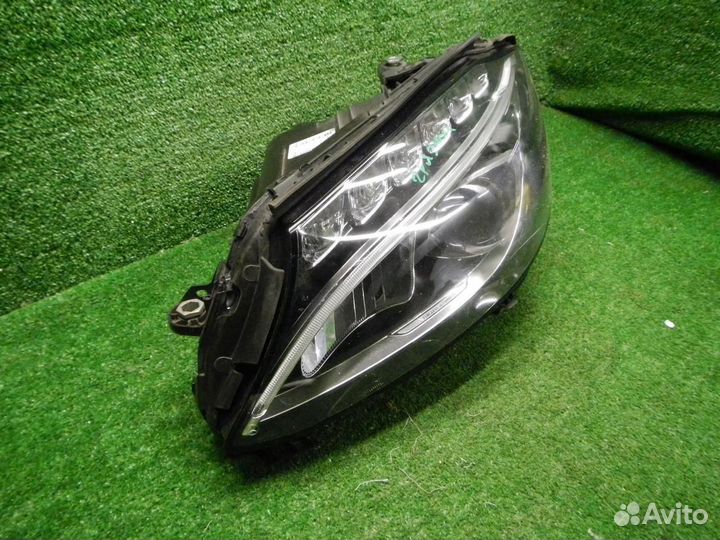 Фара левая Mercedes-Benz C-Class