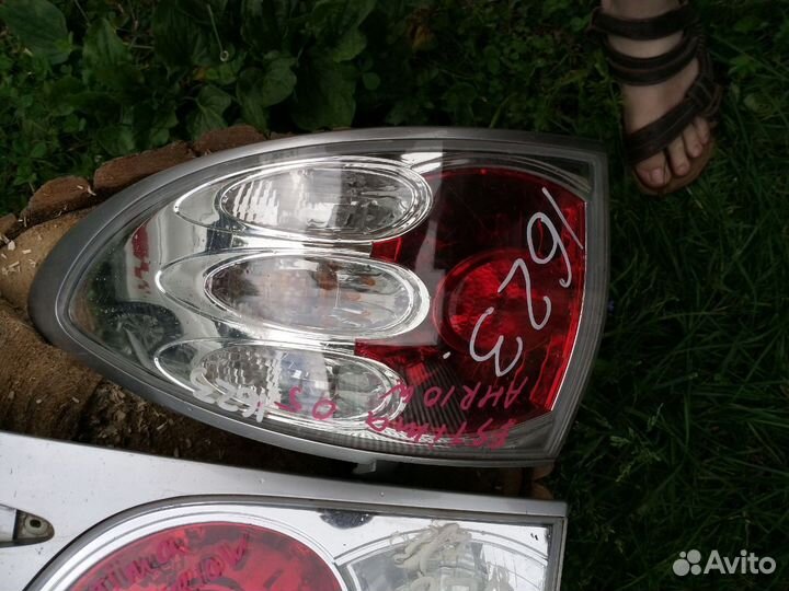 Фонарь задний правый toyota