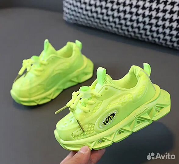 Кроссовки детские светодиодные