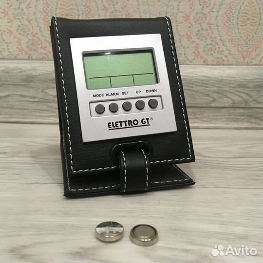 Цифровые часы настольные