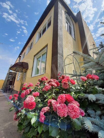 Дом 200 м² на участке 5 сот.