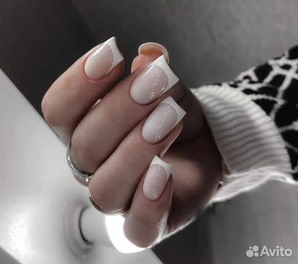 Маникюр с покрытием,наращивание ногтей,педикюр