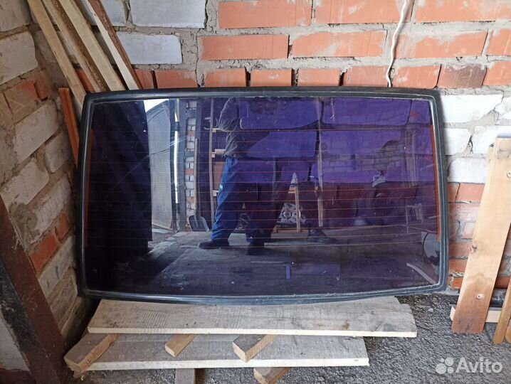 Задний стекло ваз 2114