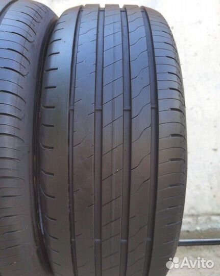 Goodyear EfficientGrip Performance 2 215/55 R17 98W