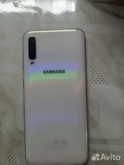 Samsung Galaxy A50, 4/64 ГБ