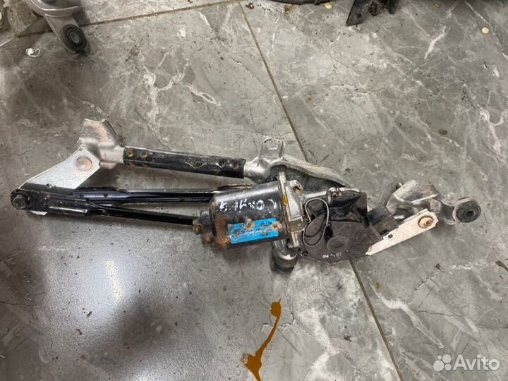 Трапеция стеклоочистителя с электромотором Kia Rio