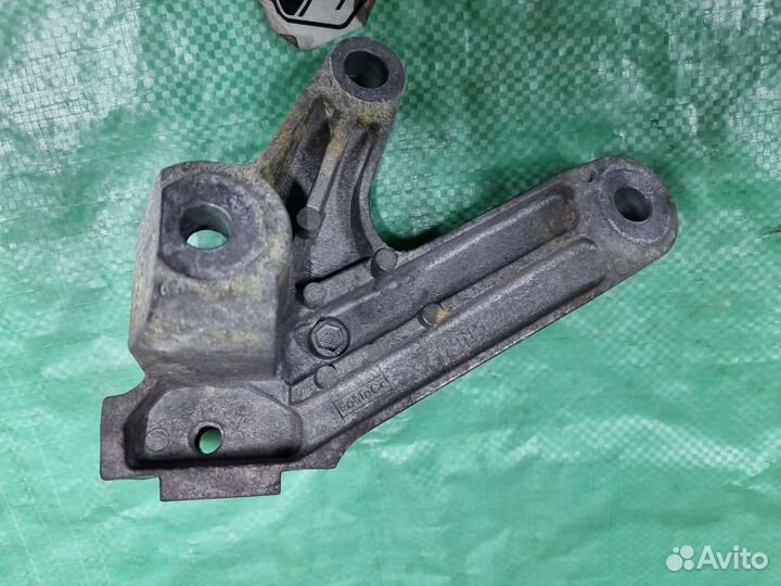 Кронштейн кпп для Mazda Mazda 3 (BL) 2009-2013