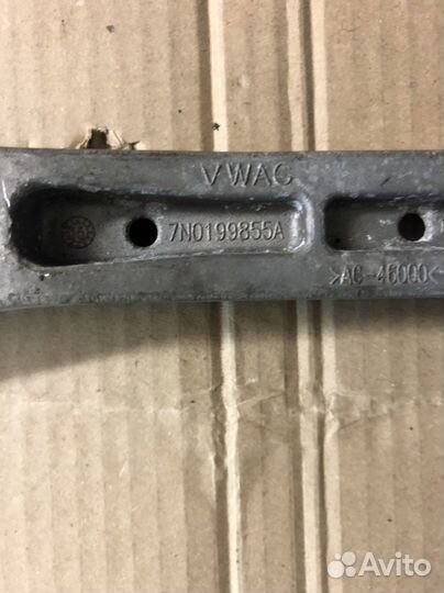 Опора двигателя задняя VW Tiguan 5N