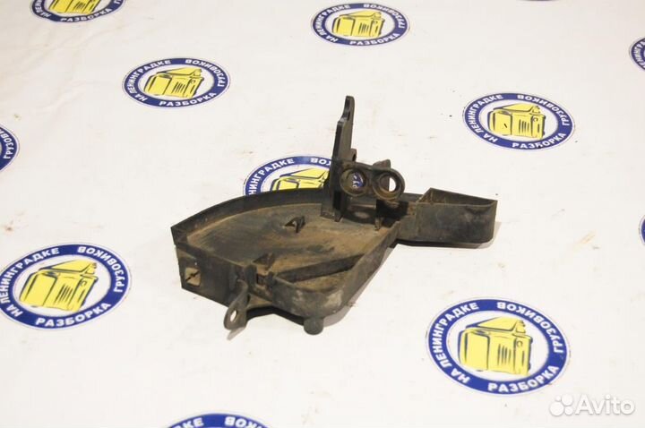 Кронштейн угла кабины левый 81624400039 MAN, TGA