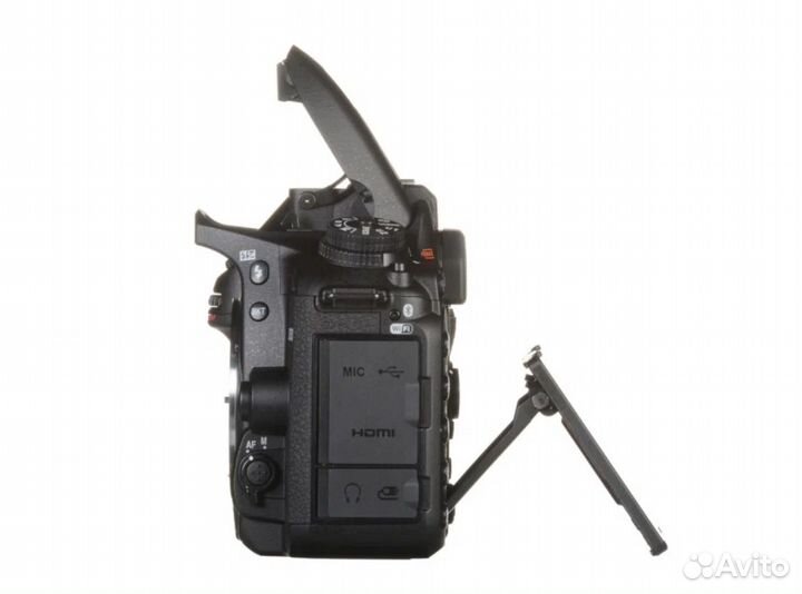 Nikon D7500 Body / NEW