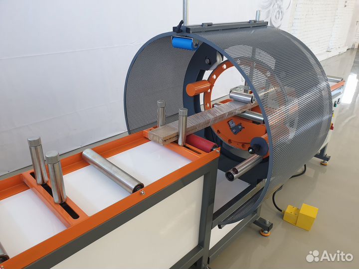 Горизонтальный (орбитальный) обмотчик в стрейч пле