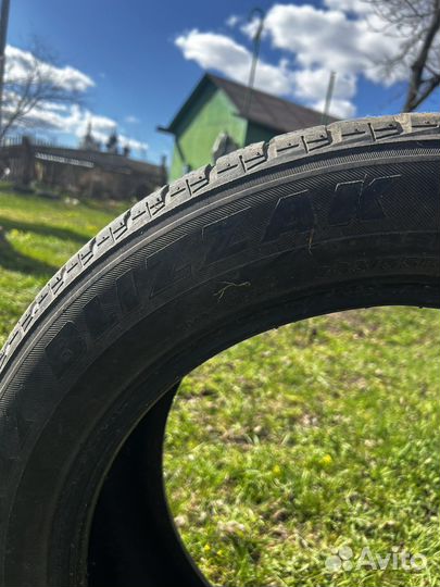 Bridgestone Blizzak LM-25 4x4 235/55 R18