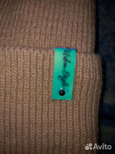 Женская шапка в отличном состоянии