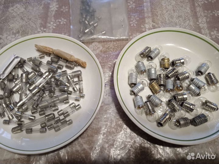 Предохранители и лампочки