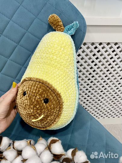Игрушка для декора или игры Авокадо