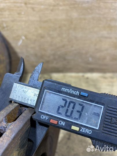 Комплект передних тормозных дисков VW Golf 4 D205