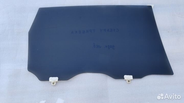 Subaru Tribeca задние стекло