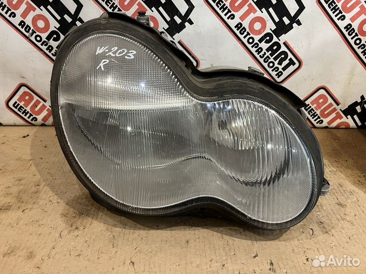 Фара правая дорест Mercedes-Benz C-class W203