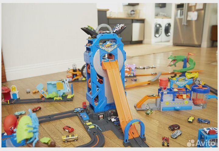 Набор игровой Hot Wheels Сити Мега-гараж FTB68