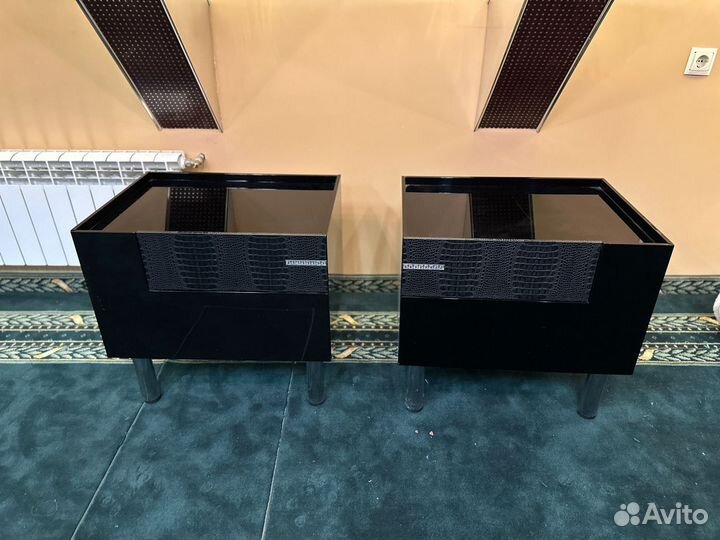 Тумба прикроватьная италия