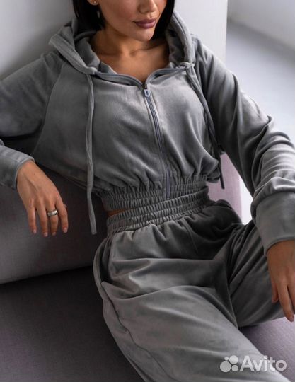 Спортивный костюм женский новый