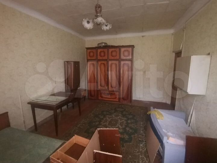 Комната 20 м² в 4-к., 1/2 эт.