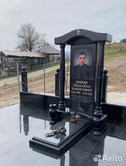 Памятники из гранита мемориальные комплексы