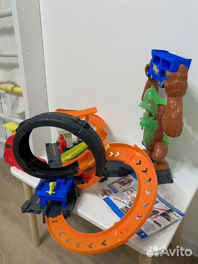 Hot Wheels Сити Атака бешеной гориллы