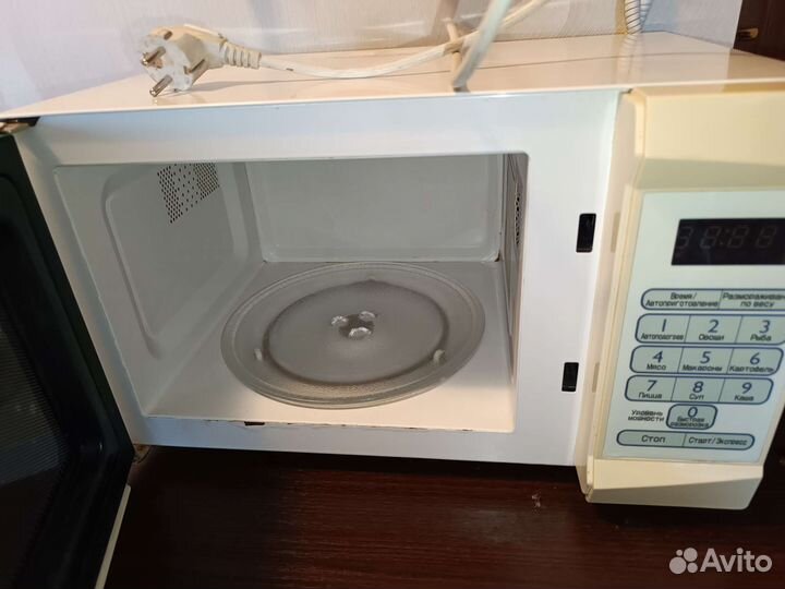 Микроволновая печь Sanyo на запчасти