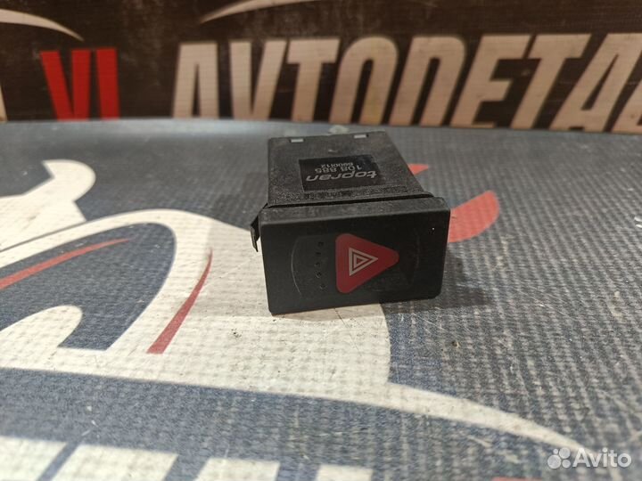 Кнопка аварийки Volkswagen Passat B5