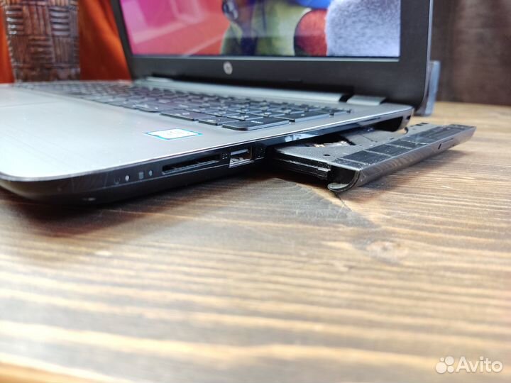 Ноутбук HP 15-ay196nr