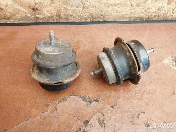 Опора двигателя передняя Infiniti Q50 2013-2017