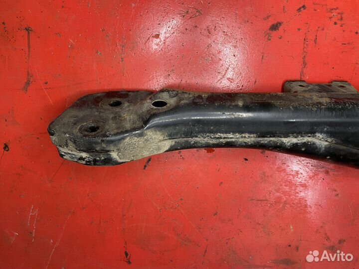 Балка раздаточной коробки Audi q7 4.2 FSI BAR
