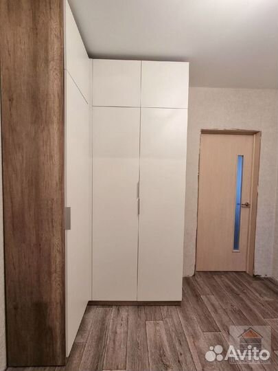 Шкаф с зеркалом