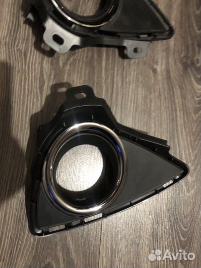 Накладка птф Toyota Auris E 180