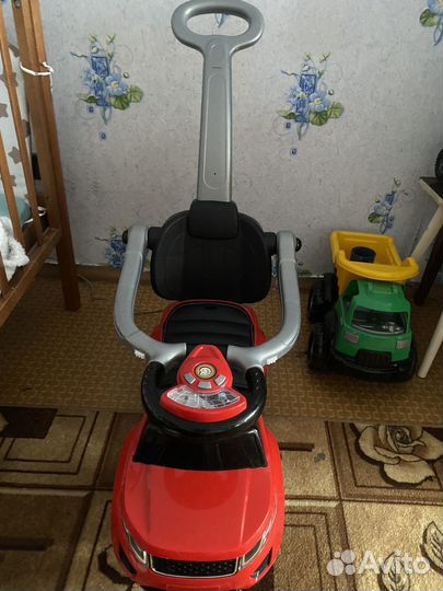 Машина каталка толокар с ручкой