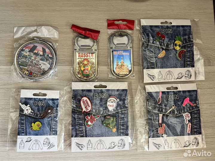 Сувениры магниты брелоки значки Санкт-Петербург
