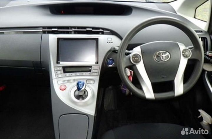 Toyota Prius 1.8 AT, 2015, 116 000 км