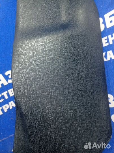 Боковая накладка центральной консоли Ford Fiesta 6