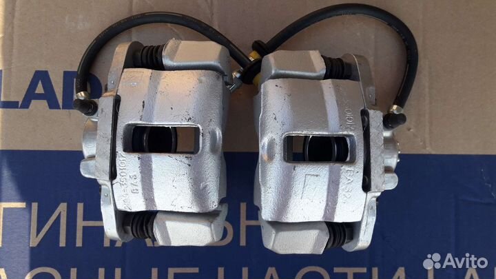 Суппорта тормозные 08 в сборе передние новые пара